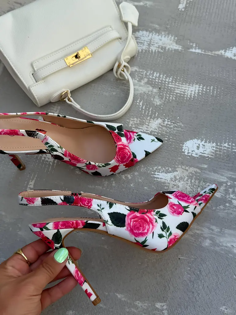 Kvetované saténové sandále IVY- - next