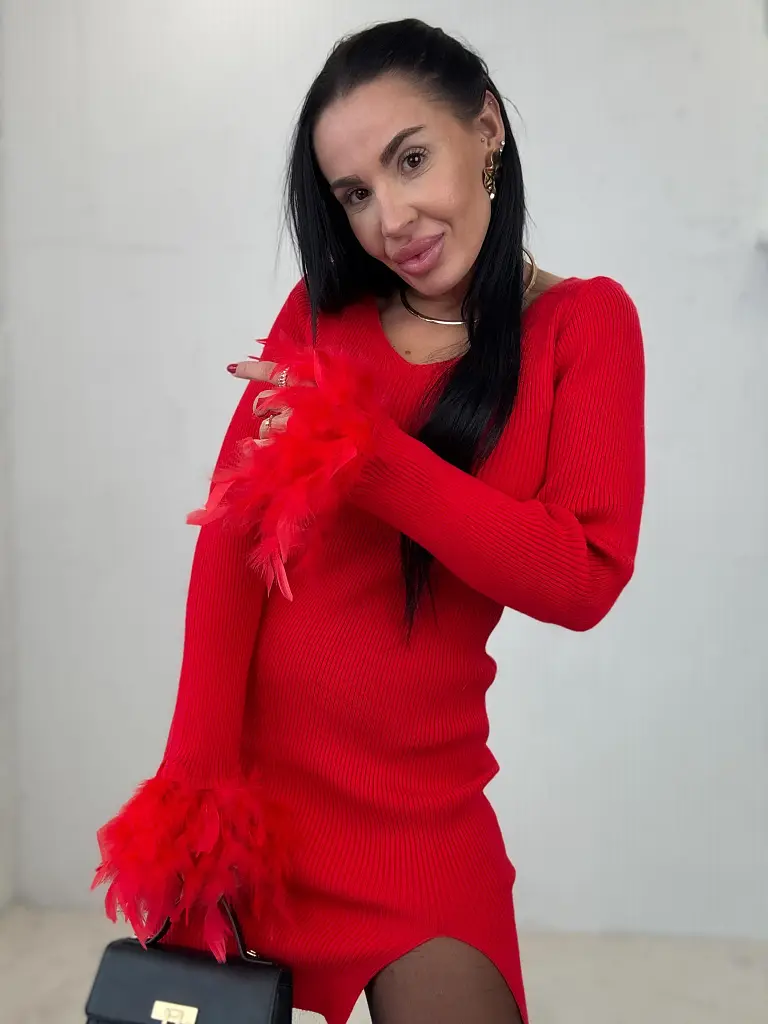 Vrúbkované šaty s pierkami na rukávoch VERA+