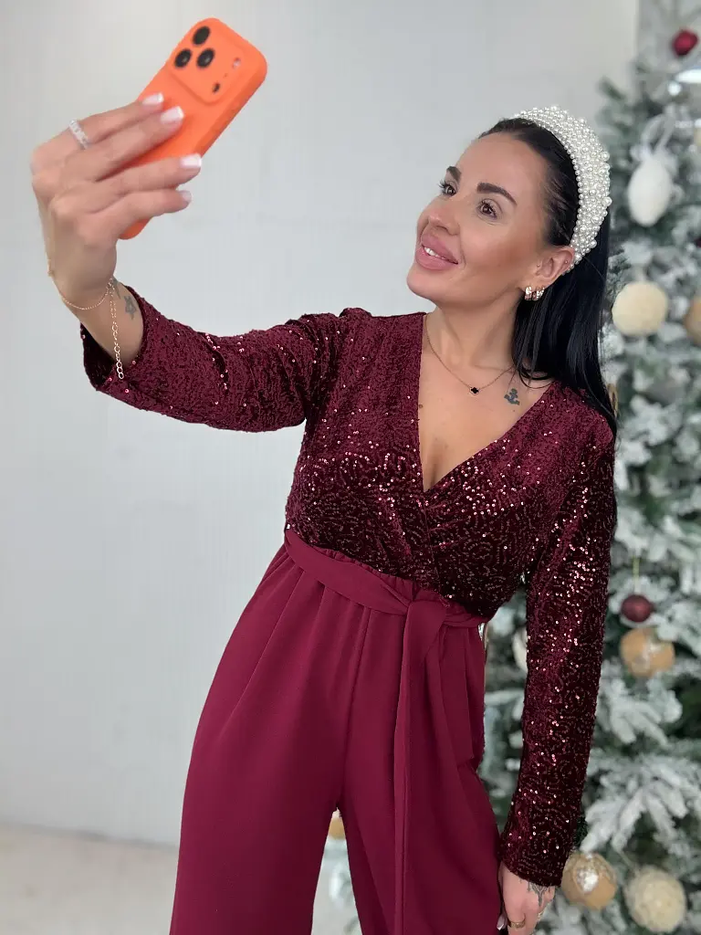 Elegantný overal zdobený flitrami s opaskom FABIOLA