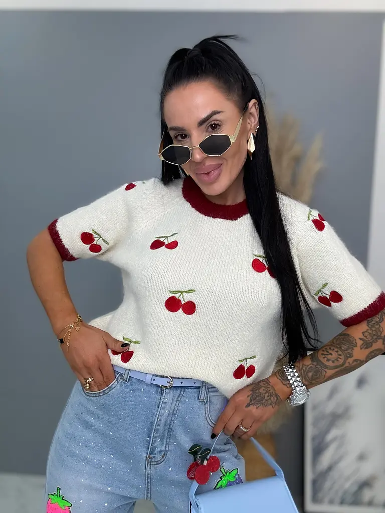 Pletený pulóver s vyšívanými čerešňami CHERRY
